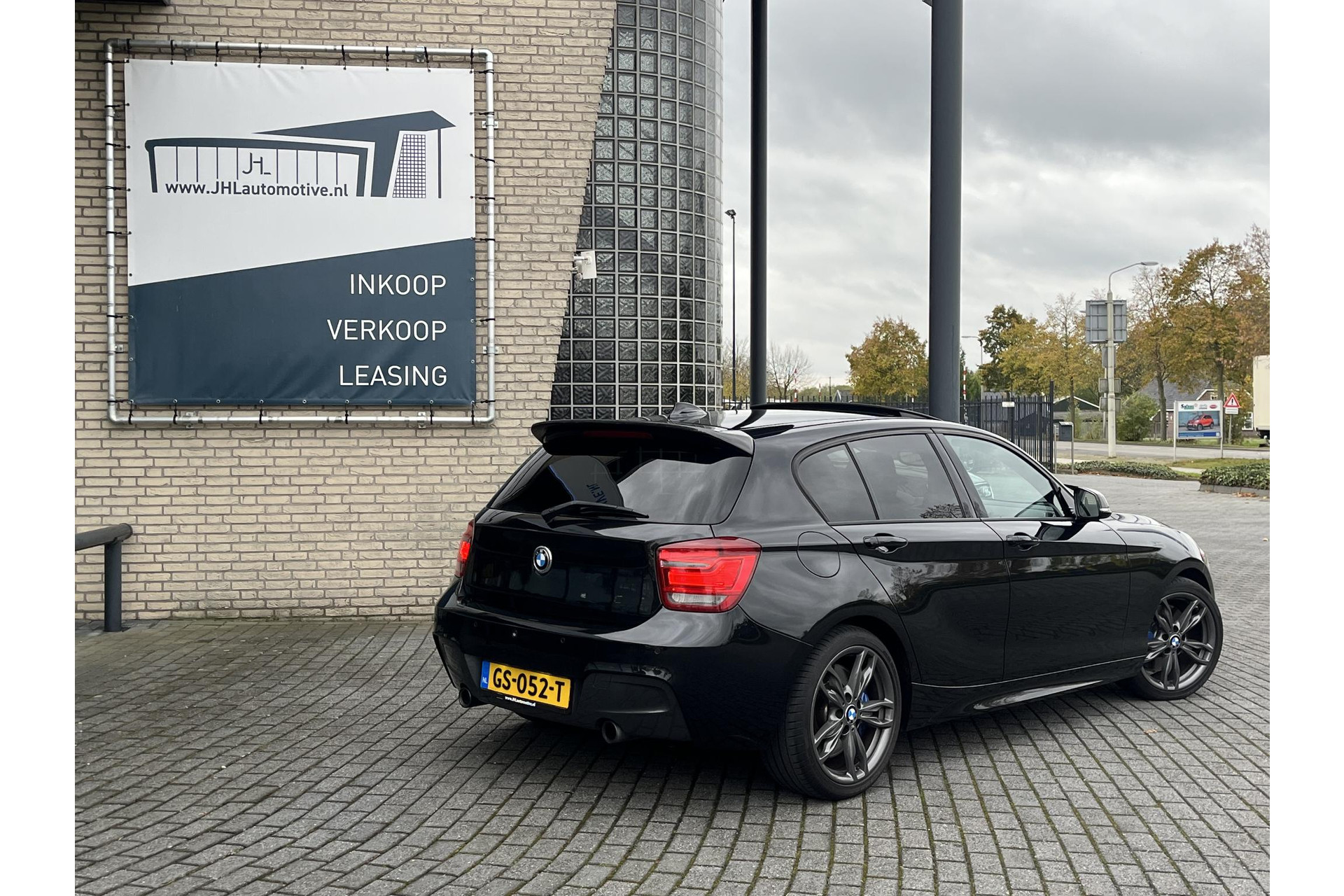 BMW 1-serie M135i High Executive*NAVI*DAKJE*CAM*LEER*KEYLESS*